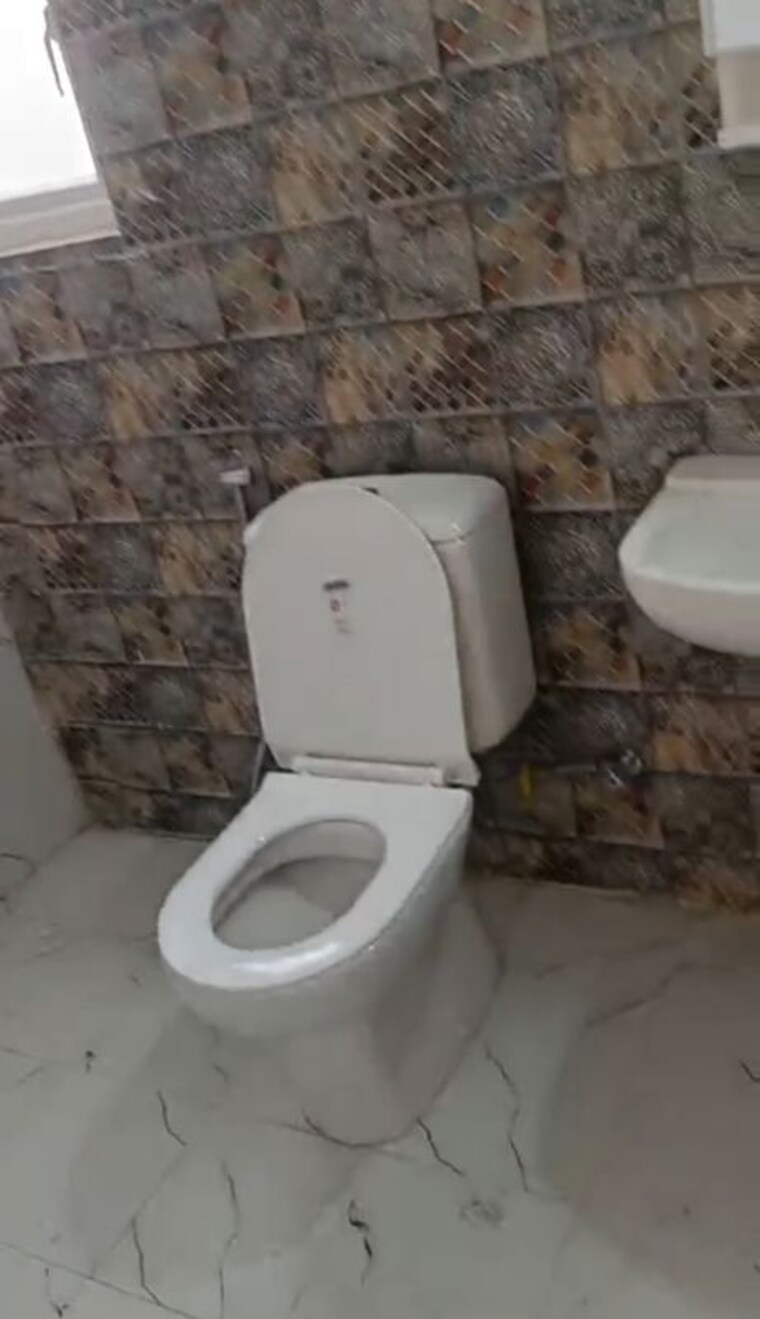 Bathroom, eros-sampoornam 3 Bedroom 1560 Sq.Ft. Apartment In Sector 2 Greater Noida Greater Noida 10394134