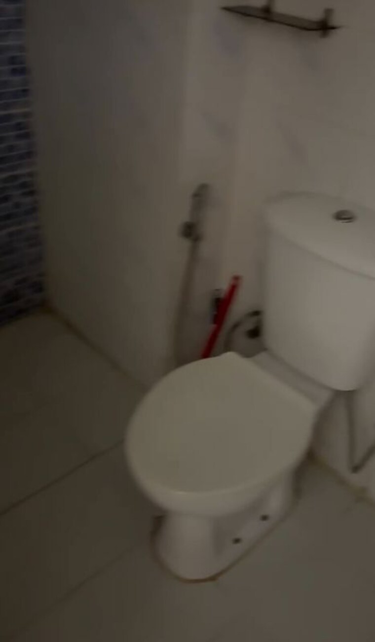 Bathroom, eros-sampoornam 2 Bedroom 835 Sq.Ft. Apartment In Sector 2 Greater Noida Greater Noida 10391710