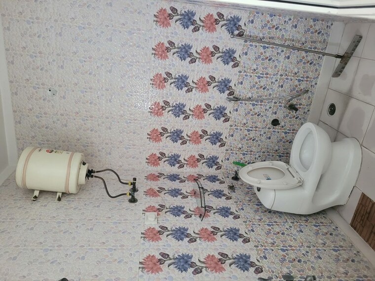 Bathroom, pitampura Pg For Girls In Pitampura 10534004