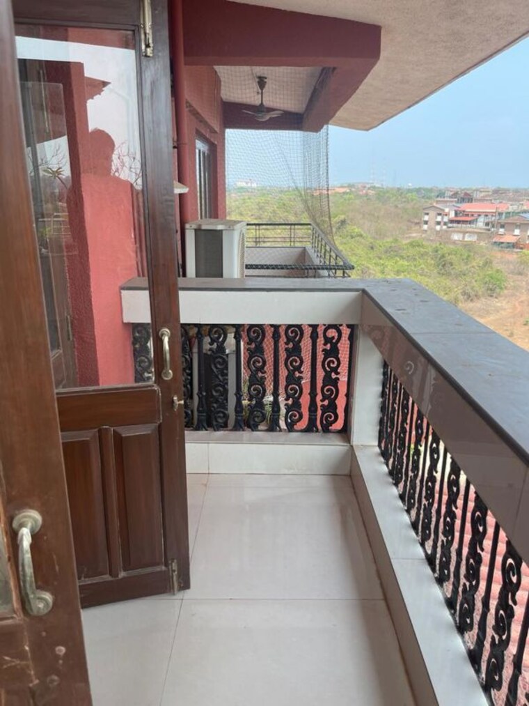 Balcony, dona paula 5 Bedroom 2500 Sq.Ft. Apartment In Dona Paula Goa 10534036