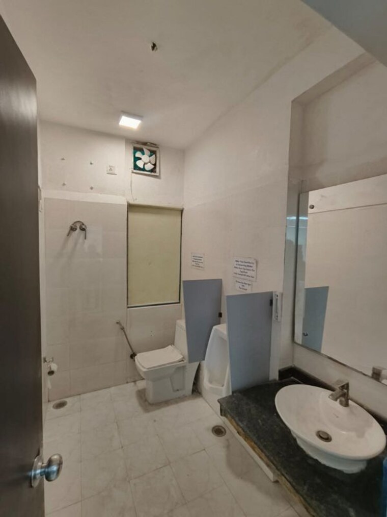 Bathroom, vasant vihar Commercial Office Space 1600 Sq.Ft. In Vasant Vihar Delhi 10534050