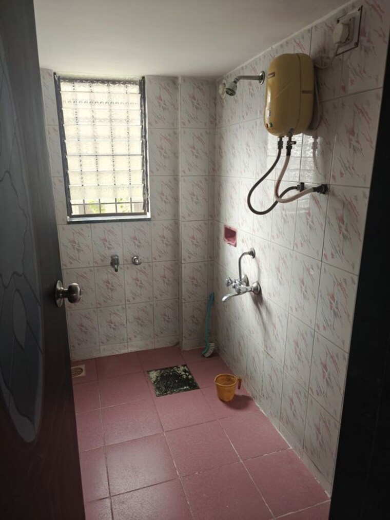 Bathroom, baner 2 Bedroom 650 Sq.Ft. Apartment In Baner Pune 10534059