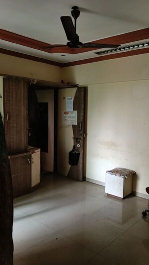Room in 1 BHK Apartment at Bhoomi Hills Mumbai, Kandivali East – for Rent