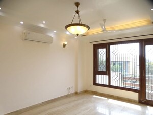 3 BHK Builder Floor For Rent in Chittaranjan Park