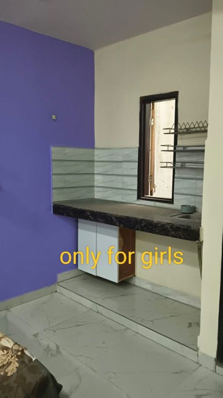 Room, uttam nagar 1 RK 350 Sq.Ft. Builder Floor In Uttam Nagar Delhi 10534085