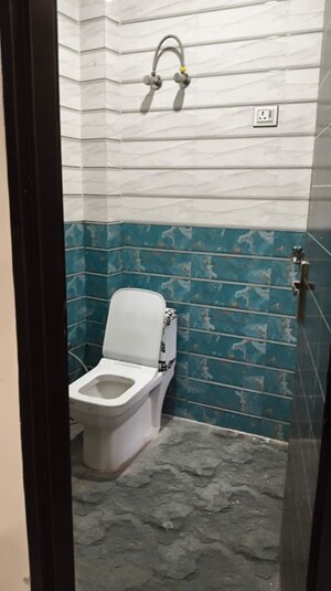 Bathroom in 1 RK Builder Floor at Uttam Nagar – for Rent