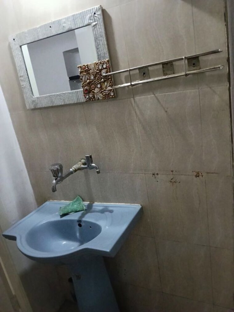 Bathroom, tejaswini-society 1 Bedroom 550 Sq.Ft. Apartment In Aundh Pune 10534098
