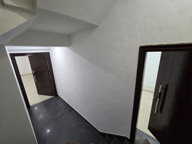 undefined, chittaranjan park Commercial Warehouse 2200 Sq.Ft. In Chittaranjan Park Delhi 10534107