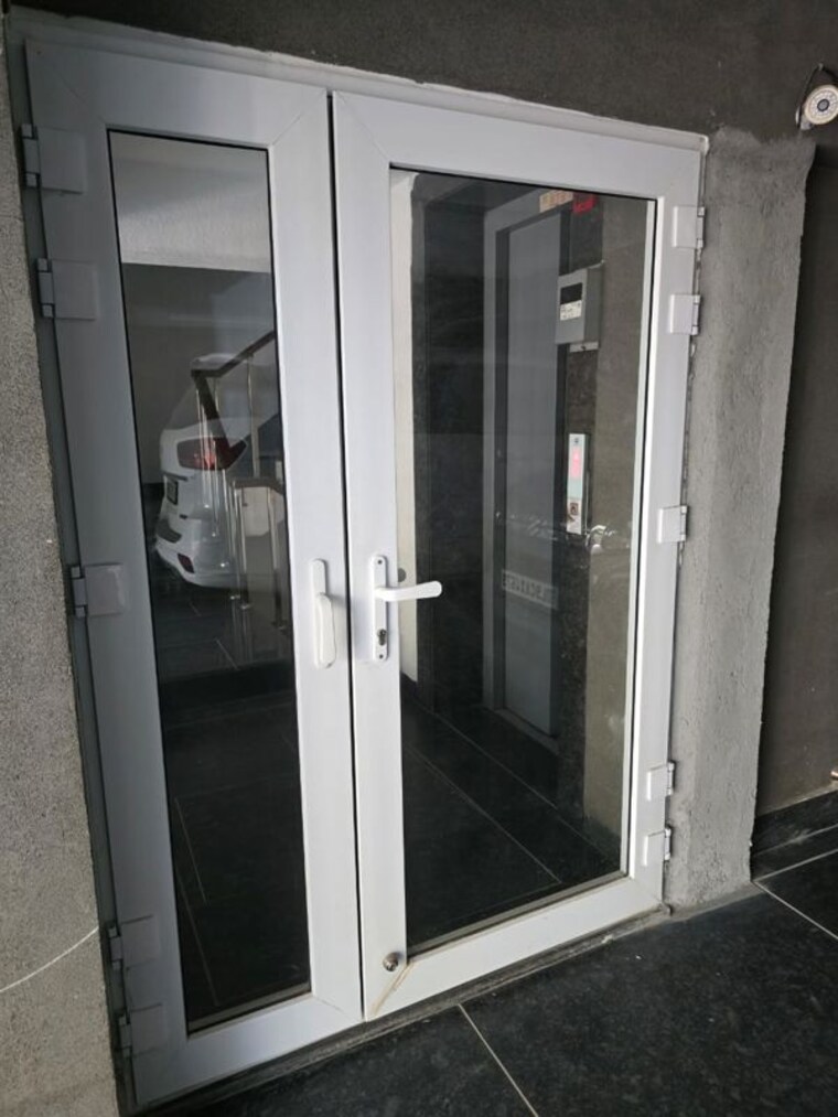 undefined, chittaranjan park Commercial Warehouse 2200 Sq.Ft. In Chittaranjan Park Delhi 10534107
