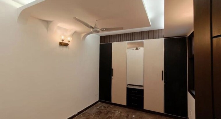 Room, east of kailash 3 Bedroom 125 Sq.Yd. Builder Floor In East Of Kailash Delhi 10534100