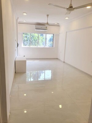 2 BHK Apartment For Rent in Bandra West