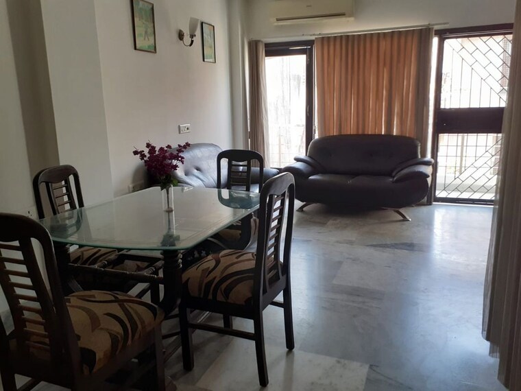Gym, east of kailash 3 Bedroom 1400 Sq.Ft. Builder Floor In East Of Kailash Delhi 10534135