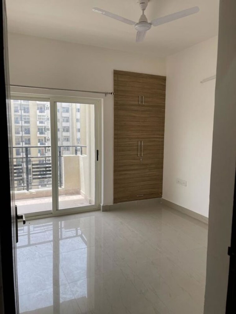 Room, parsvnath-platinum 2 Bedroom 1200 Sq.Ft. Apartment In Sector Swarn Nagri Greater Noida 10534128