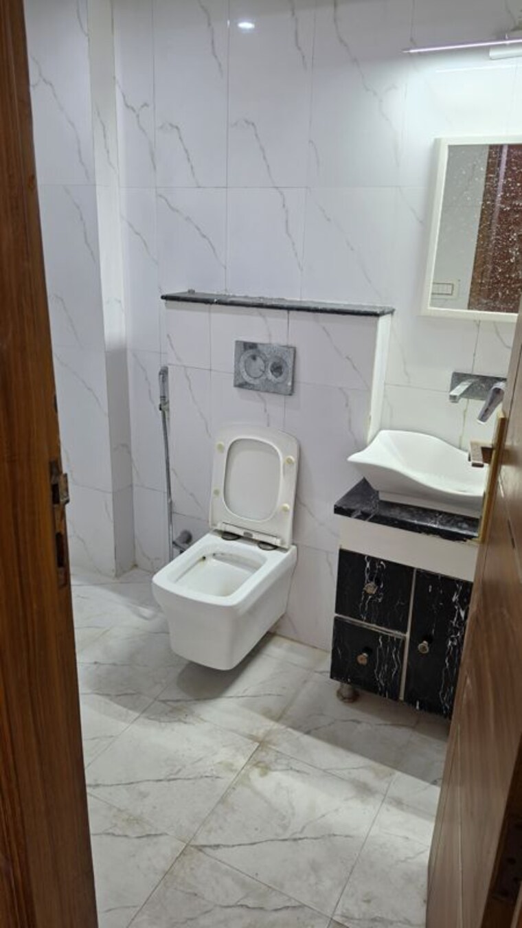 Bathroom, dwarka 3 Bedroom 1750 Sq.Ft. Apartment In Dwarka Delhi 10534152