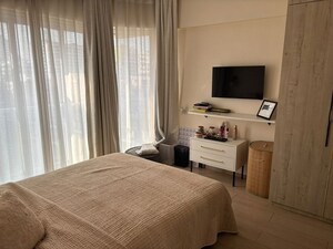 Bedroom in 2 BHK Apartment at Khar West – for Rent