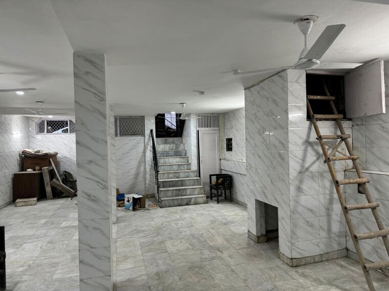 Exterior View, chittaranjan park Commercial Warehouse 125 Sq.Yd. In Chittaranjan Park Delhi 10534172