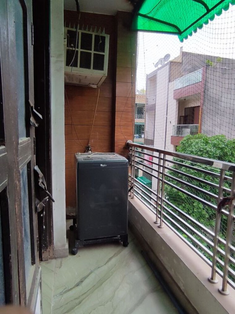 Balcony, uttam nagar 3 Bedroom 900 Sq.Ft. Builder Floor In Uttam Nagar Delhi 10534182