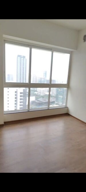 Room in 2 BHK Apartment at Sheth Montana, Mulund West – for Rent