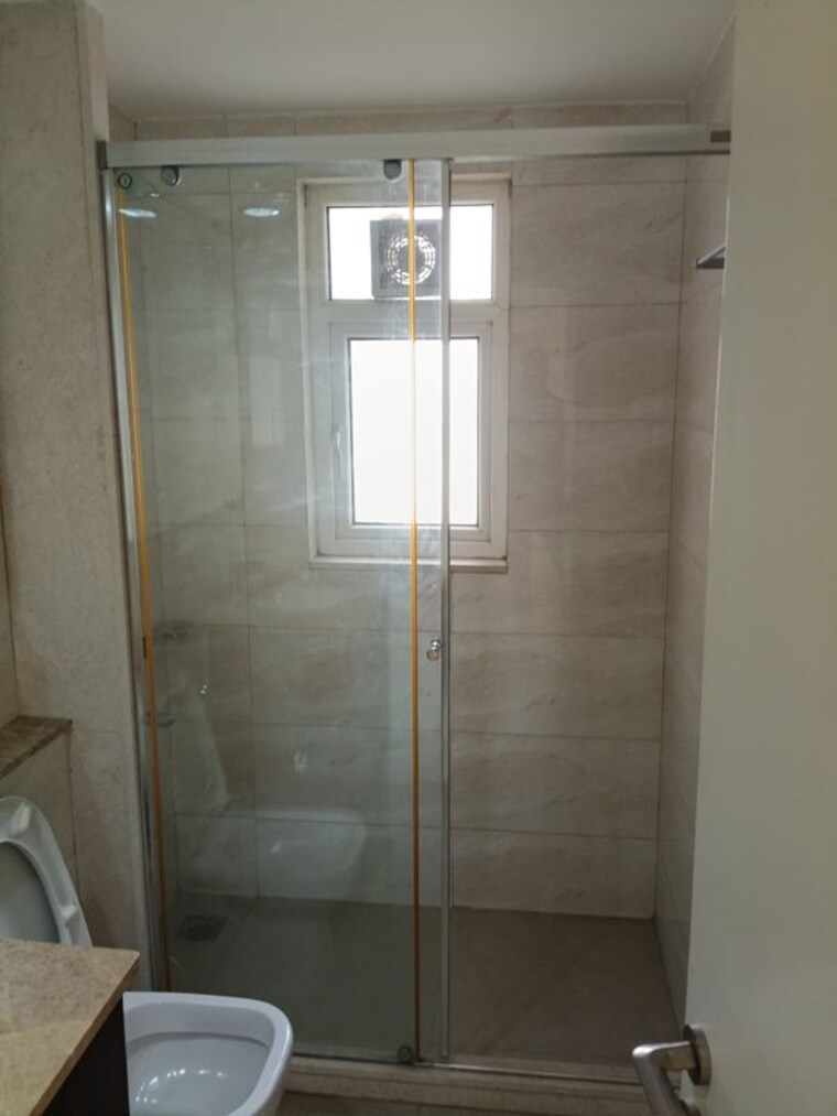 Bathroom, dlf-park-place 3 Bedroom 1983 Sq.Ft. Apartment In Sector 54 Gurgaon 10534189