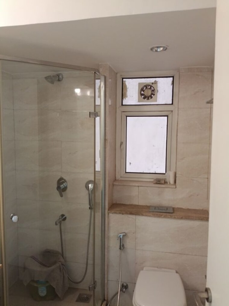 Bathroom, dlf-park-place 3 Bedroom 1983 Sq.Ft. Apartment In Sector 54 Gurgaon 10534189