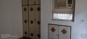 Bedroom in 2 BHK Apartment at Khar West – for Rent