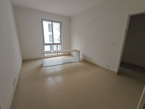 Room in 3 BHK Apartment at Vatika City Homes, Sector 83 – for Rent
