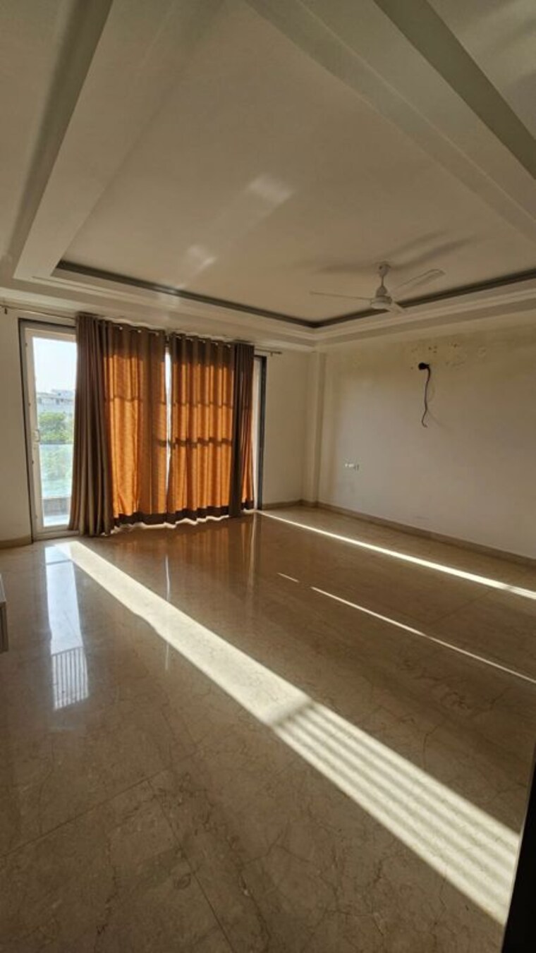 Hall, dlf-independent-floors 4 Bedroom 400 Sq.Yd. Builder Floor In Dlf City Phase 3 Gurgaon 10534192
