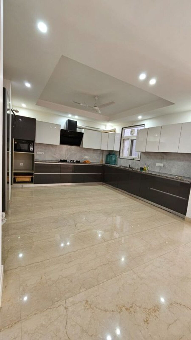 Kitchen, dlf-independent-floors 4 Bedroom 400 Sq.Yd. Builder Floor In Dlf City Phase 3 Gurgaon 10534192