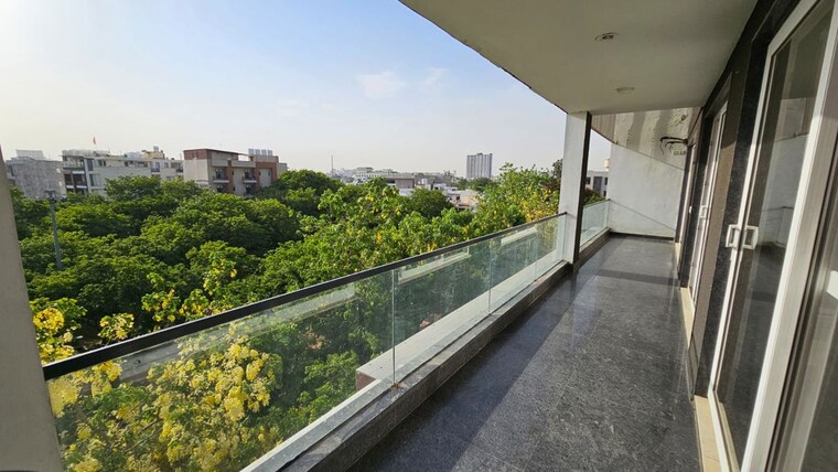 Balcony, dlf-independent-floors 4 Bedroom 400 Sq.Yd. Builder Floor In Dlf City Phase 3 Gurgaon 10534192