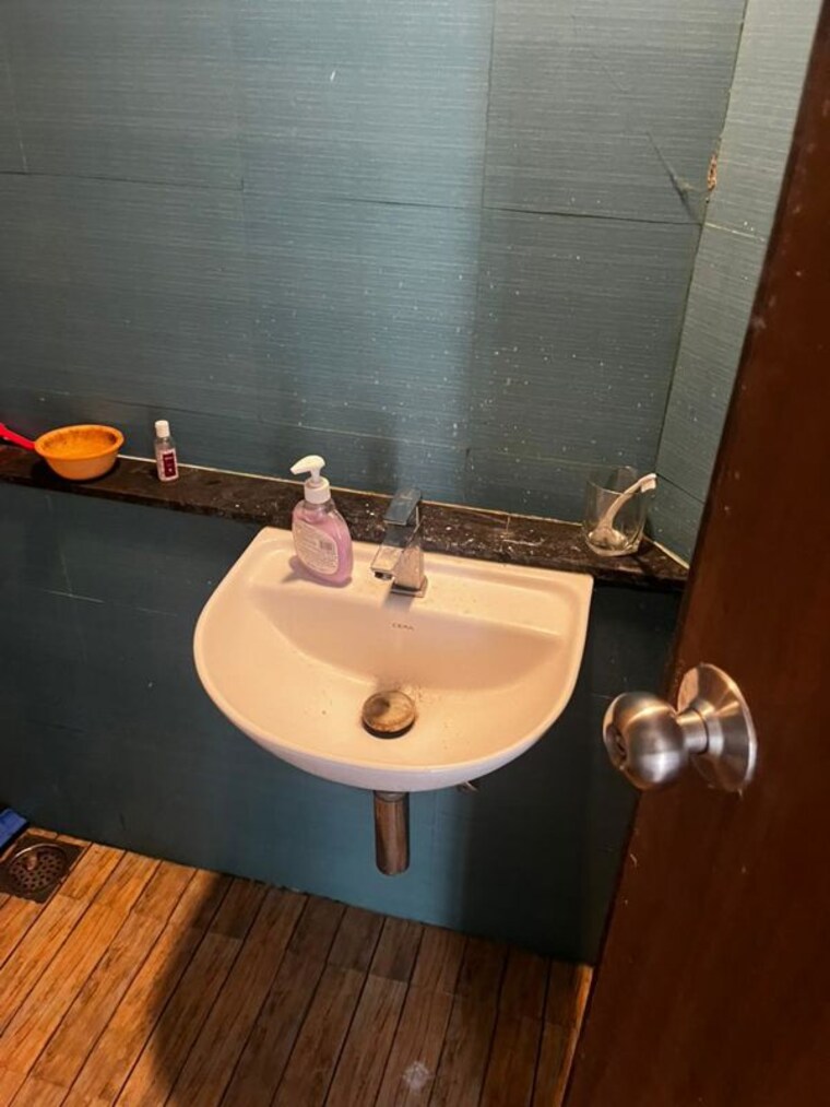 Bathroom, lodha-quality-home-tower-5 1 Bedroom 317 Sq.Ft. Apartment In Majiwada Thane 10534287