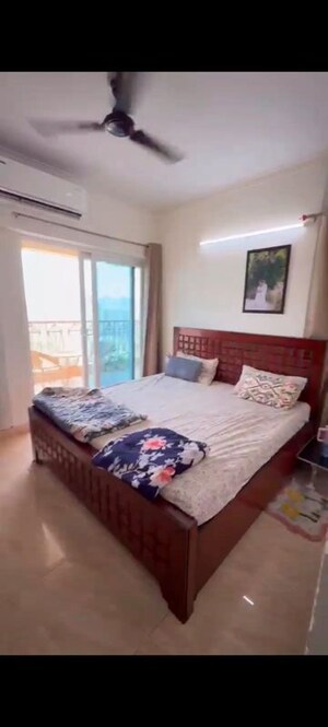 Bedroom in 2 BHK Apartment at Gaur City 7th Avenue, Sector 4 Greater Noida – for Rent