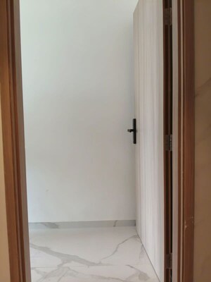 Room in 2 BHK Apartment at Prescon Midtown Bay, Mahim West – for Rent