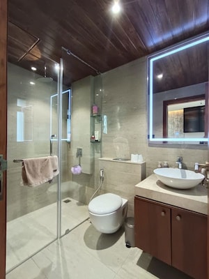 Bathroom in 2 BHK Apartment at Oberoi Maxima, Andheri East – for Rent