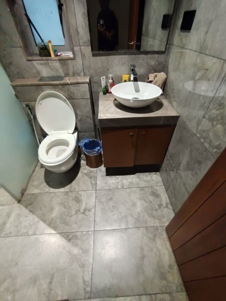 Bathroom, oberoi-maxima 2 Bedroom 1313 Sq.Ft. Apartment In Andheri East Mumbai 10399210