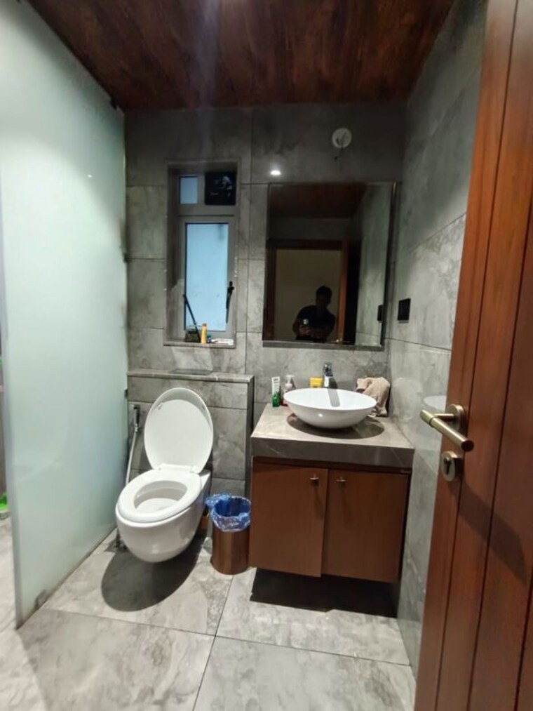 Bathroom, oberoi-maxima 2 Bedroom 1313 Sq.Ft. Apartment In Andheri East Mumbai 10399210