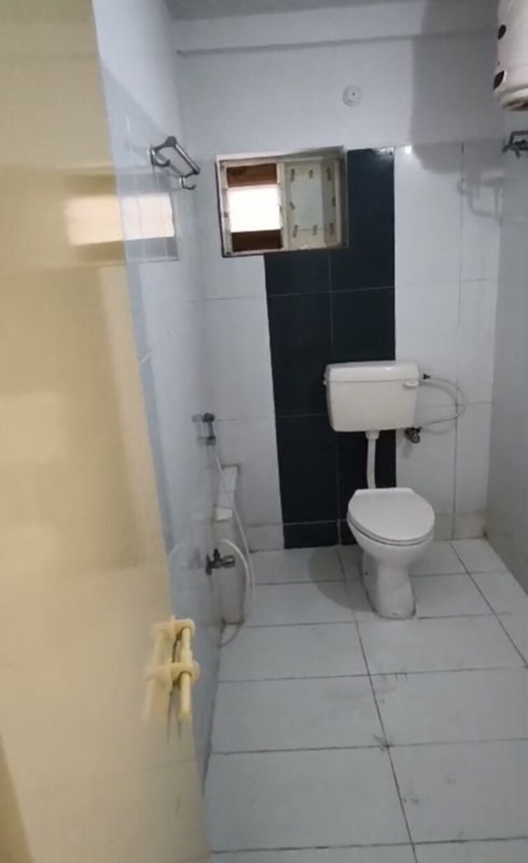 Bathroom, chitrapuri-colony 3 Bedroom 2050 Sq.Ft. Apartment In Manikonda Hyderabad 10534370