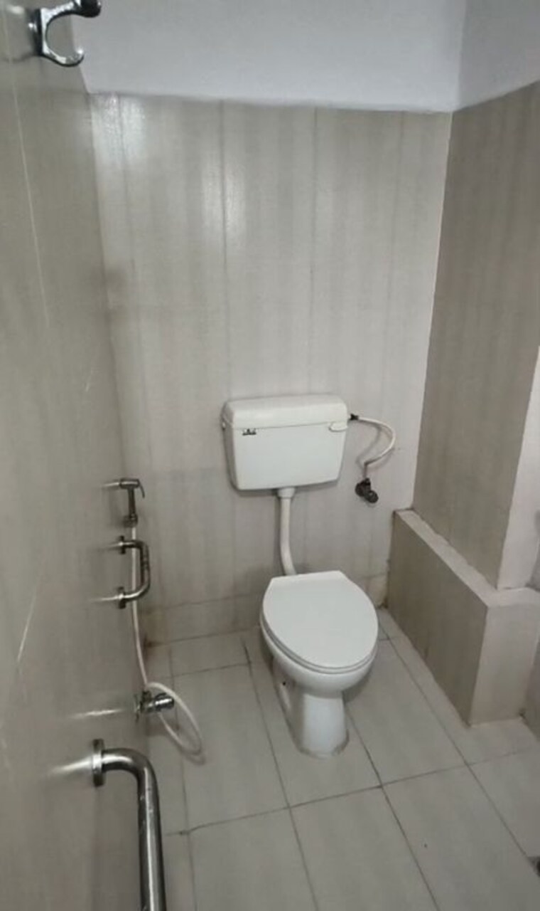 Bathroom, chitrapuri-colony 3 Bedroom 2050 Sq.Ft. Apartment In Manikonda Hyderabad 10534370