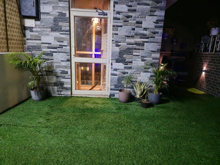 Garden, aditya-palm-court 4 Bedroom 2600 Sq.Ft. Penthouse In Vip Road Zirakpur 10534404