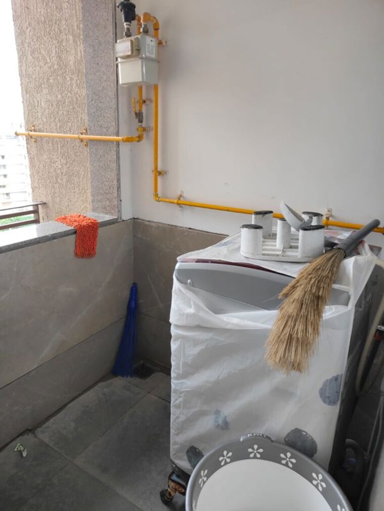 Attached Bathroom, vastrapur 4 Bedroom 2400 Sq.Ft. Apartment In Vastrapur Ahmedabad 10515323