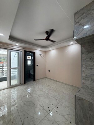 Room in 3 BHK Builder Floor at Vasant Kunj Enclave – for Rent