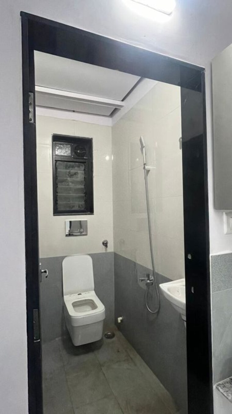 Bathroom, vishwa-plan-s-business-park Commercial Office Space 600 Sq.Ft. In Nerul Navi Mumbai 10534433