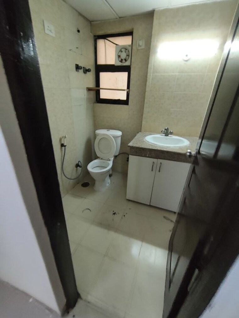Bathroom, lotus-panache 3 Bedroom 1528 Sq.Ft. Apartment In Sector 110 Noida 10534432