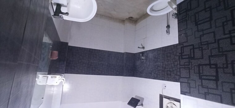 Bathroom, sector 122 6+ Bedroom 162 Sq.Mt. Independent House In Sector 122 Noida 10534463