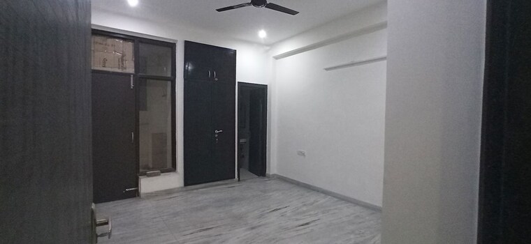 Room, sector 122 6+ Bedroom 162 Sq.Mt. Independent House In Sector 122 Noida 10534463