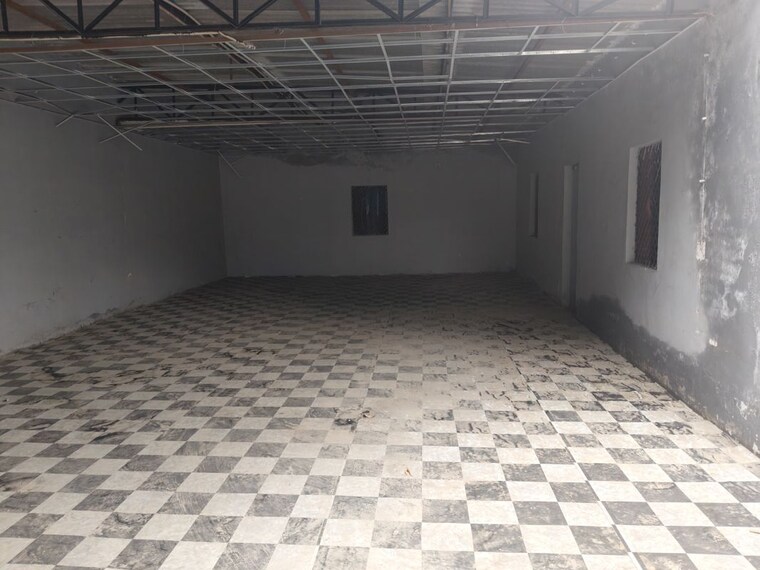  Parking, sector 63 Commercial Warehouse 2000 Sq.Ft. In Sector 63 Noida 10534479