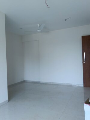 Room in 2 BHK Apartment at Hema Industrial Estate, Jogeshwari East – for Rent