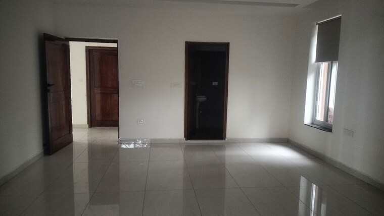 Room, jubilee hills Commercial Showroom 2000 Sq.Ft. In Jubilee Hills Hyderabad 10534498