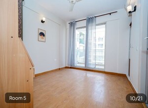 Room in 3 BHK Apartment at DLF Gardencity Enclave, Sector 93 – for Rent