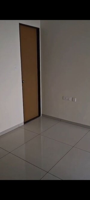 Furnished Amenities in 1 BHK Apartment at Chandak 34 Park Estate, Goregaon West – for Rent