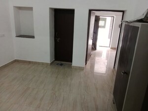 Room in 3 BHK Builder Floor at Dalanwala – for Rent